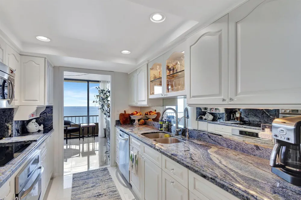 5550 Ocean Drive #21c Singer Island, FL 33404