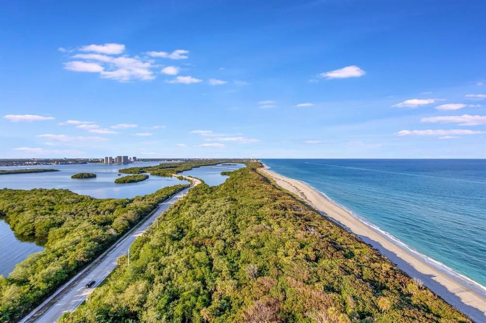 5550 Ocean Drive #21c Singer Island, FL 33404