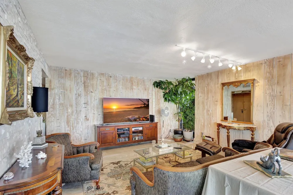 5550 Ocean Drive #21c Singer Island, FL 33404