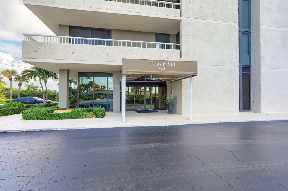 5550 Ocean Drive #21c Singer Island, FL 33404