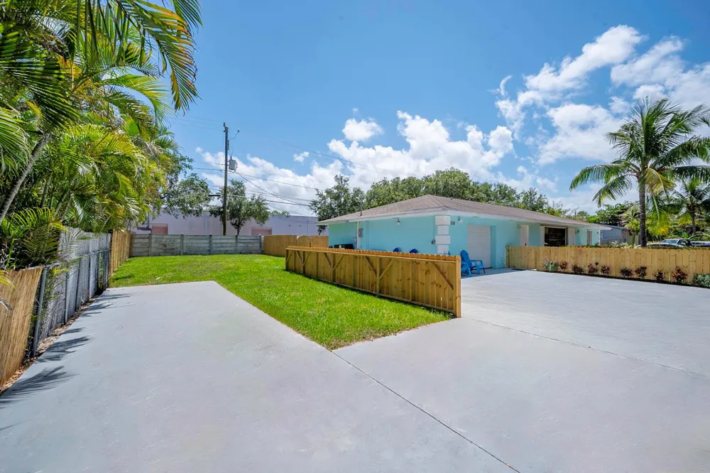 1718 Ridge Road #0 North Palm Beach, FL 33408