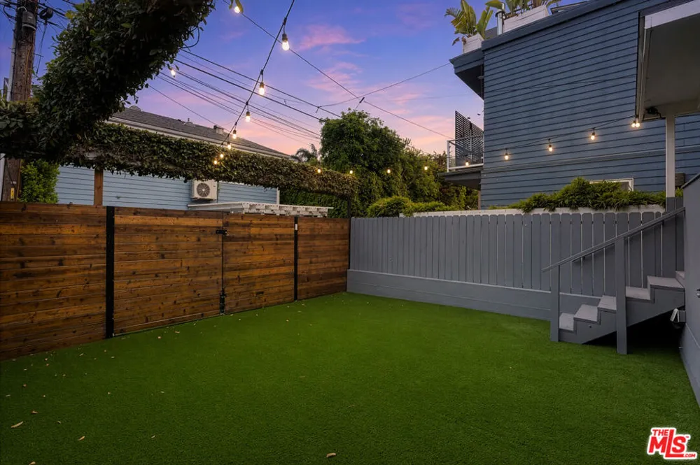 806 Navy Street Santa Monica, CA 90405