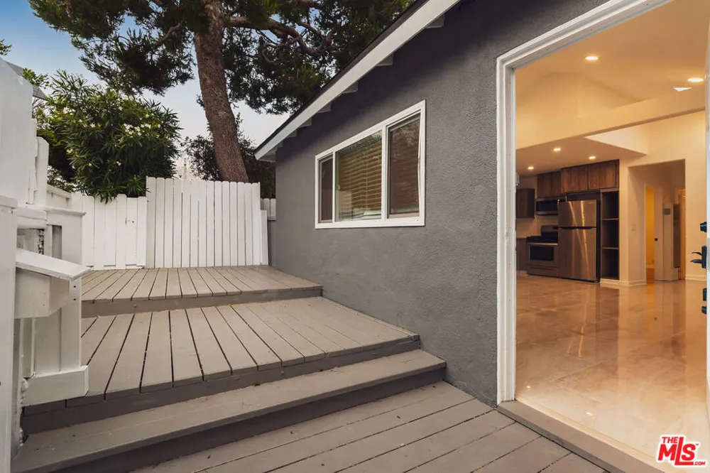 806 Navy Street Santa Monica, CA 90405