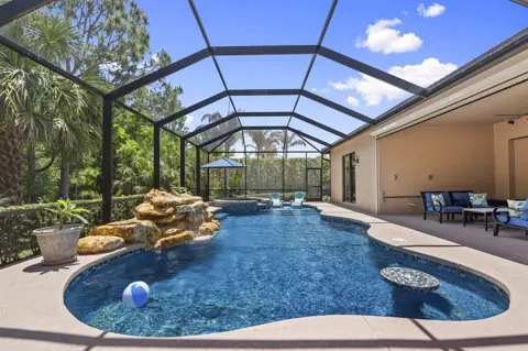 4801 SW Gossamer Circle