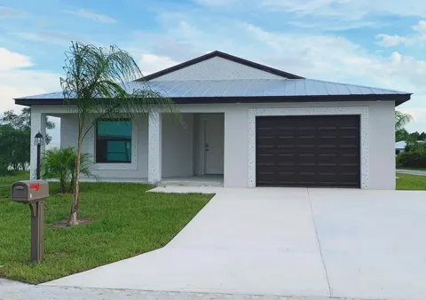 62 La Villa Way