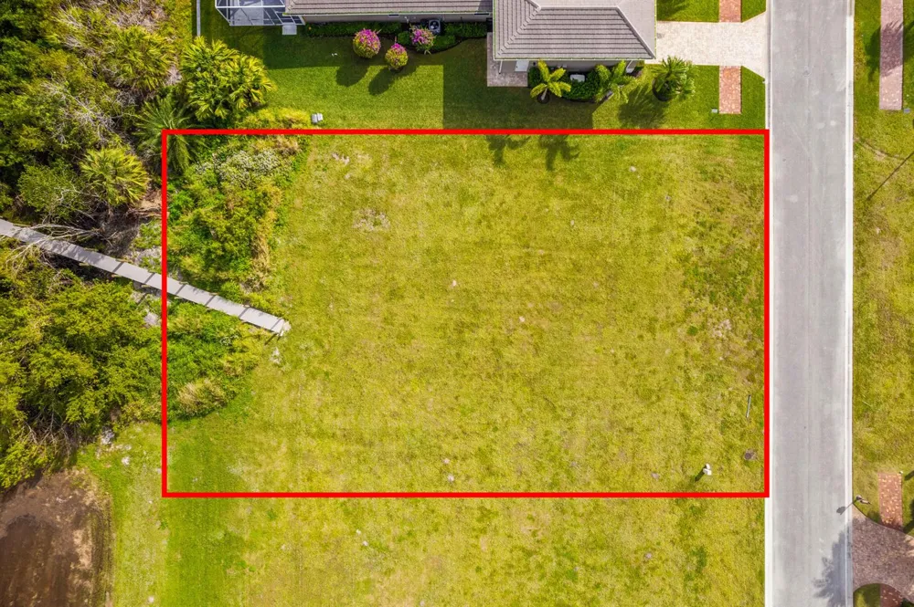 206 SE Fiore Bello SE Port St. Lucie, FL 34952