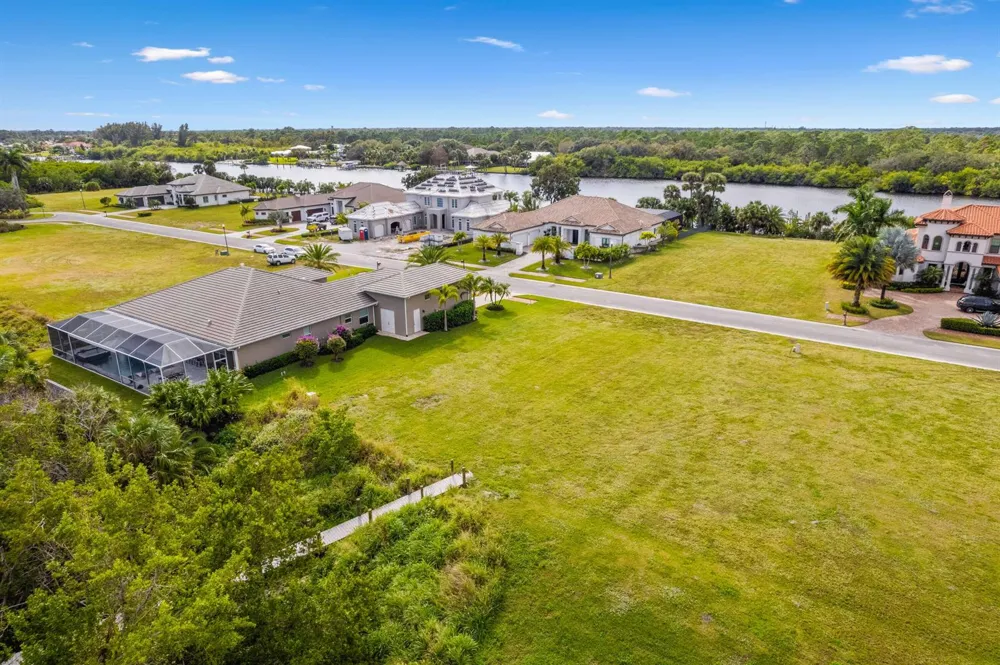 206 SE Fiore Bello SE Port St. Lucie, FL 34952