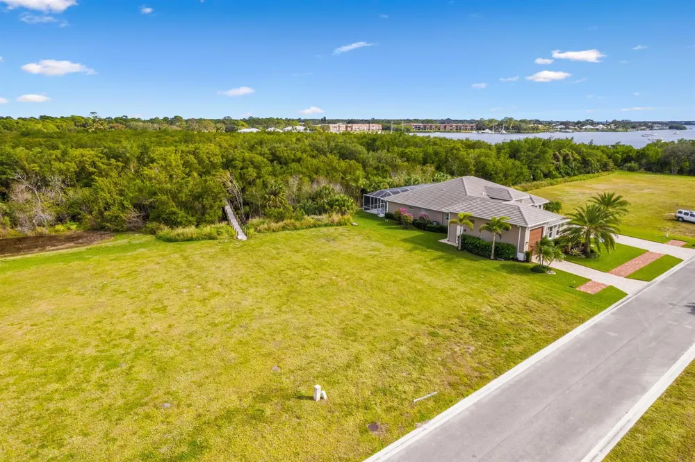 206 SE Fiore Bello SE Port St. Lucie, FL 34952