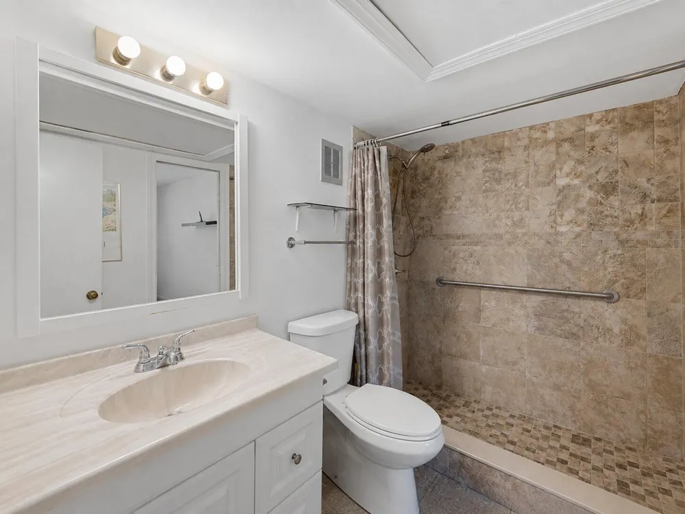 67 NE 20th Court #6h Wilton Manors, FL 33305