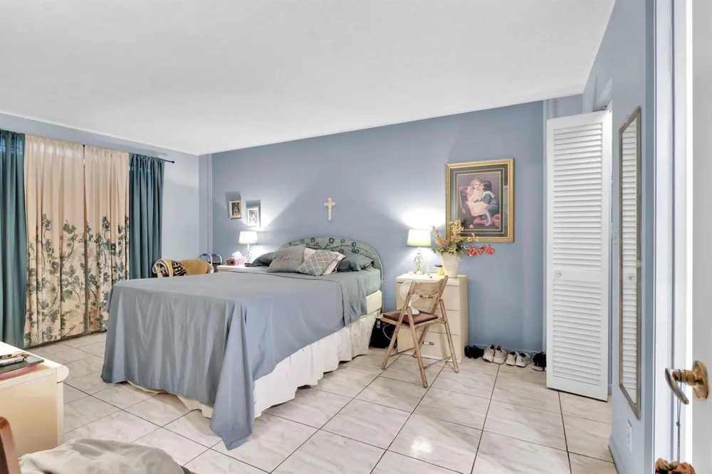 711 Lori Drive #204 Palm Springs, FL 33461
