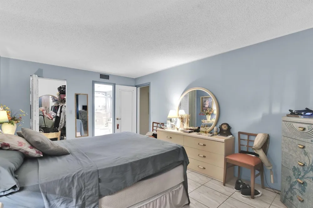 711 Lori Drive #204 Palm Springs, FL 33461