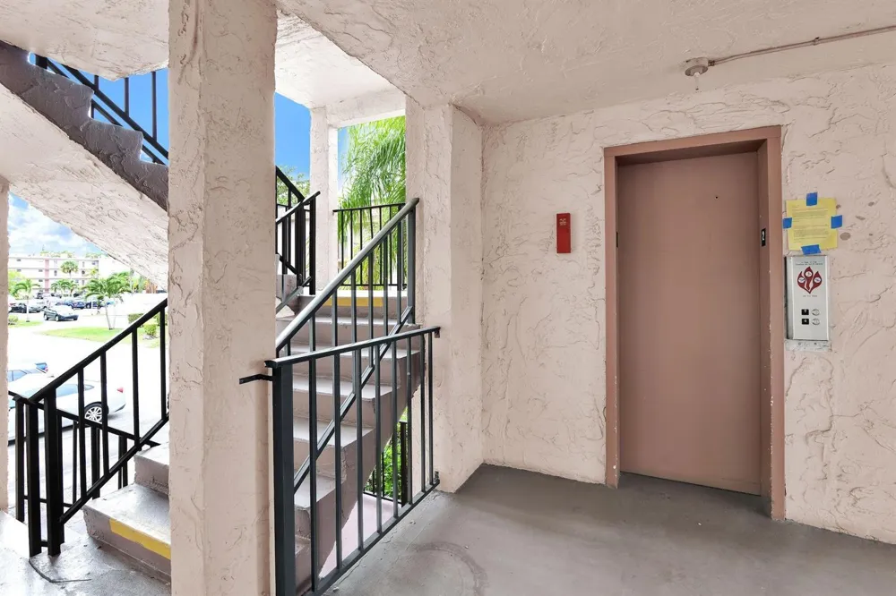 711 Lori Drive #204 Palm Springs, FL 33461
