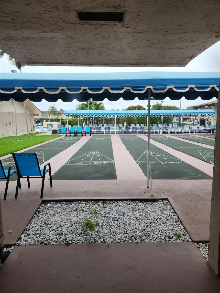 711 Lori Drive #204 Palm Springs, FL 33461