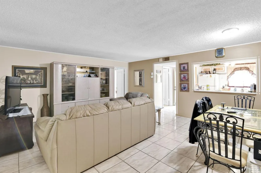 711 Lori Drive #204 Palm Springs, FL 33461