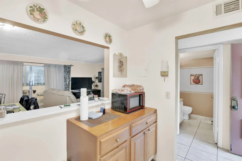 711 Lori Drive #204 Palm Springs, FL 33461