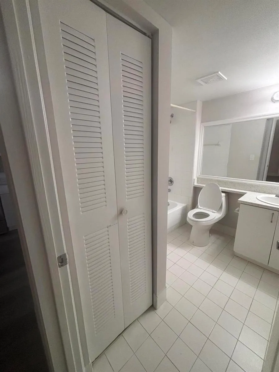 3844 Lyons Road #206 Coconut Creek, FL 33073
