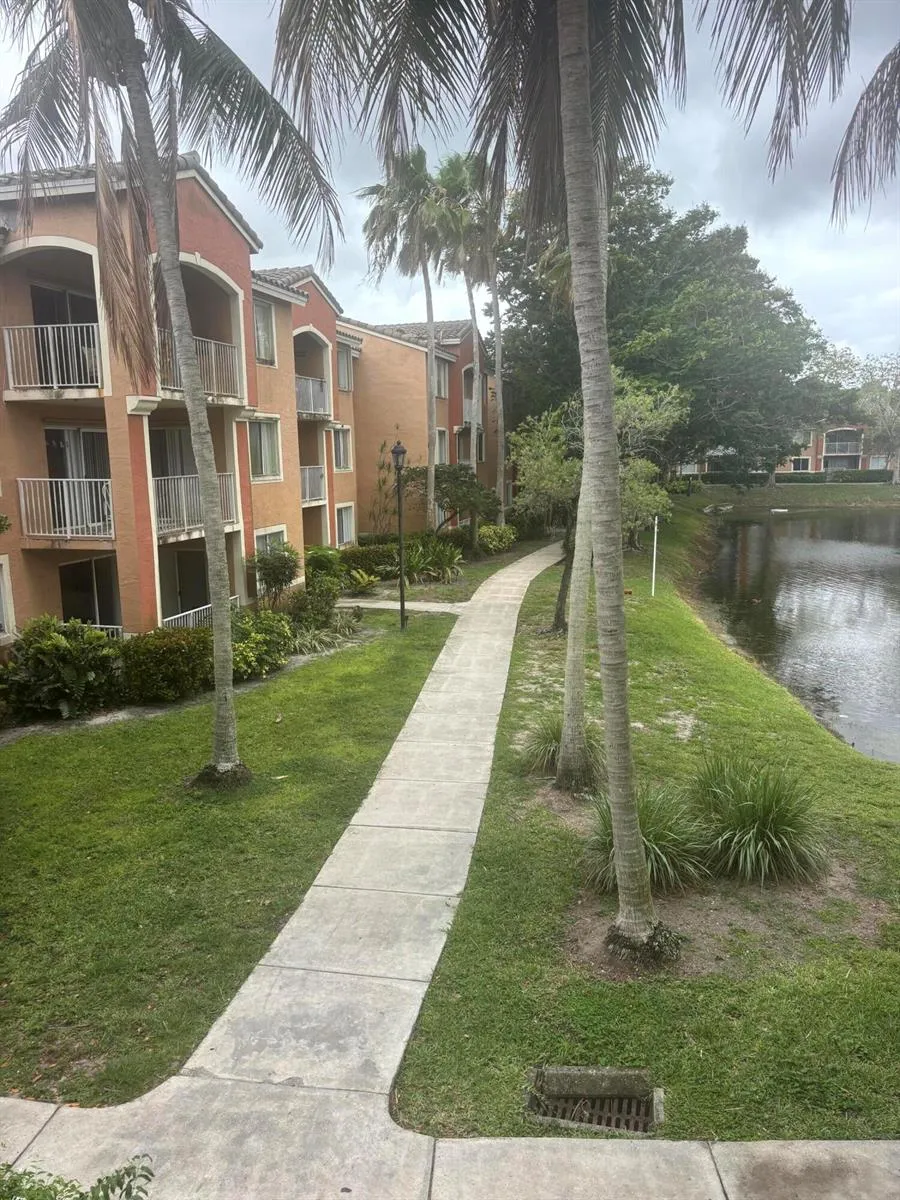 3844 Lyons Road #206 Coconut Creek, FL 33073