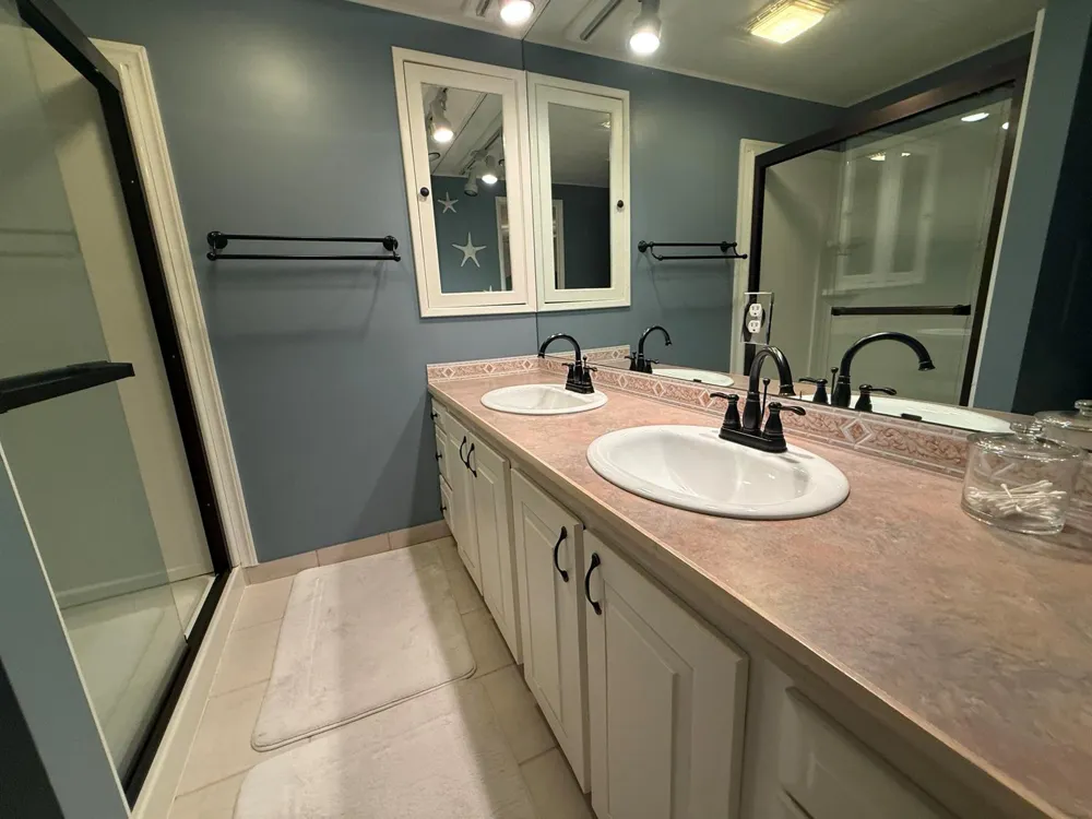 8044 SE Patriot Avenue Hobe Sound, FL 33455