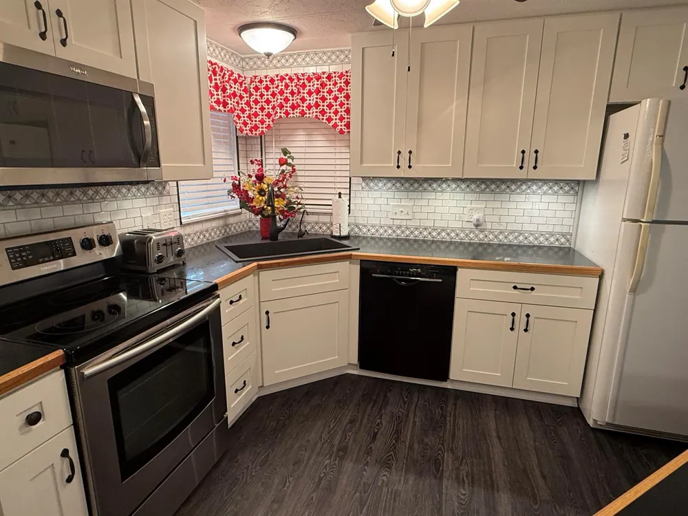 8044 SE Patriot Avenue Hobe Sound, FL 33455