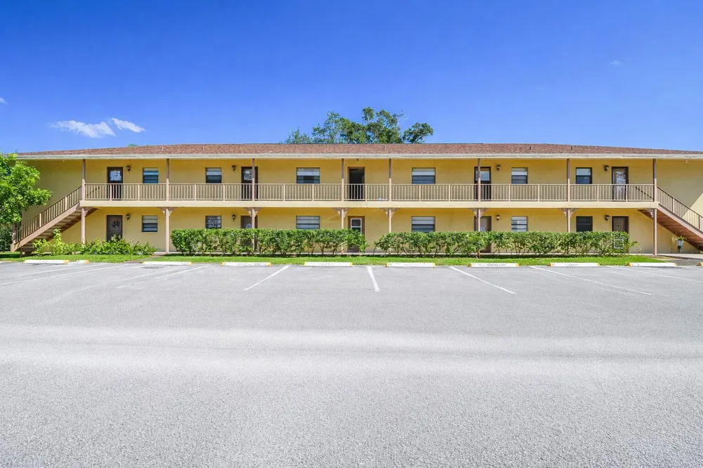 400 18th Street #G5 Vero Beach, FL 32960