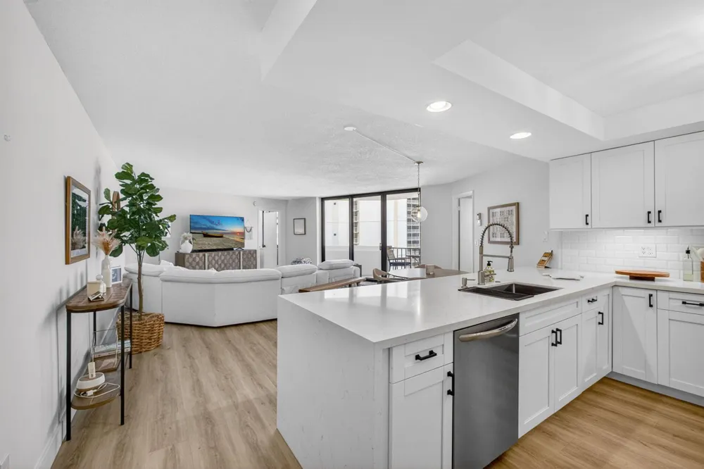 2800 Ocean Drive #A-19c Riviera Beach, FL 33404