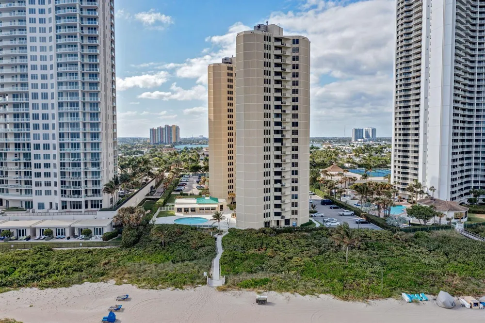 2800 Ocean Drive #A-19c Riviera Beach, FL 33404