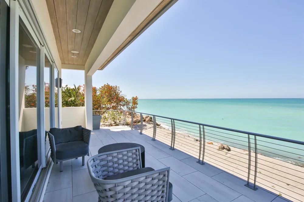 7816 Sanderling Road Sarasota, FL 34242