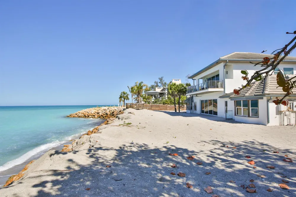 7816 Sanderling Road Sarasota, FL 34242