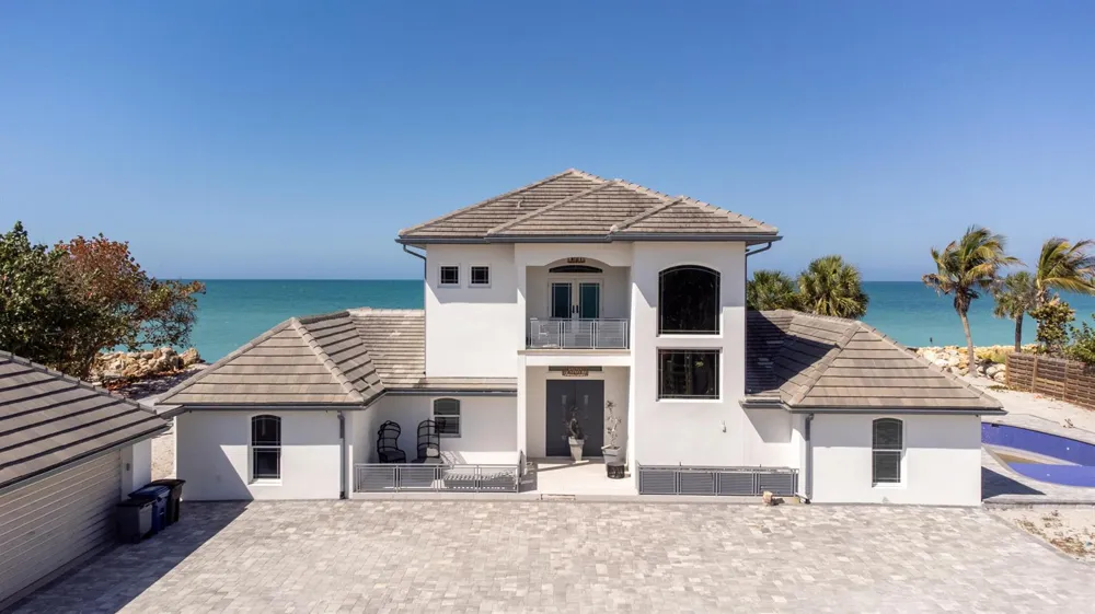 7816 Sanderling Road Sarasota, FL 34242