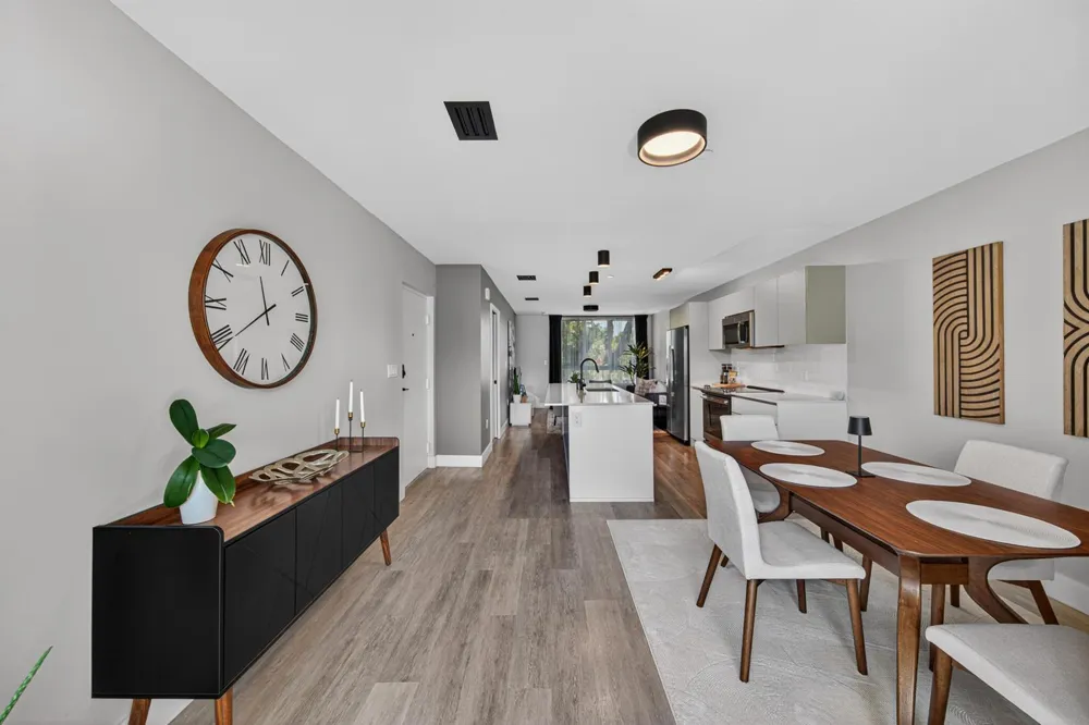 2535 NE 193rd Street #3203 Miami, FL 33180
