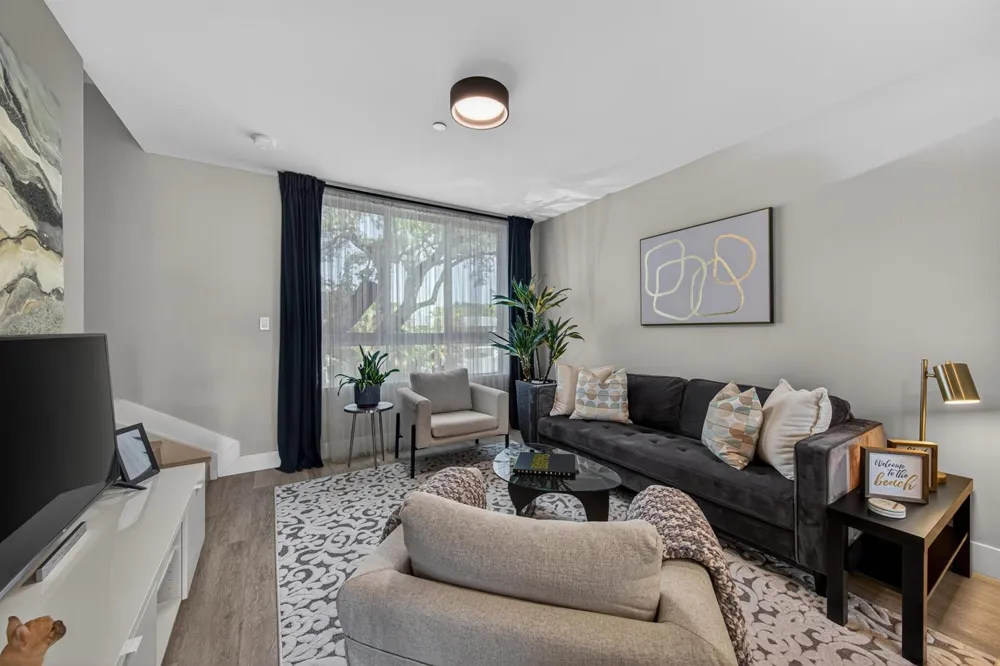 2535 NE 193rd Street #3203 Miami, FL 33180