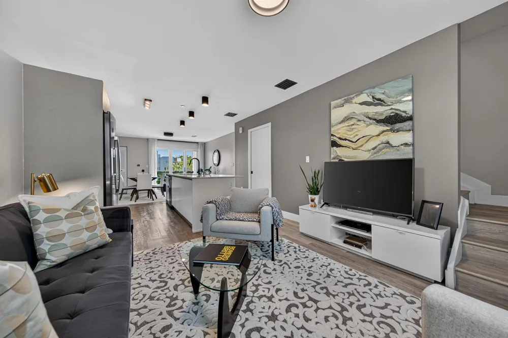2535 NE 193rd Street #3203 Miami, FL 33180