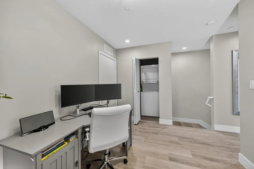 2535 NE 193rd Street #3203 Miami, FL 33180