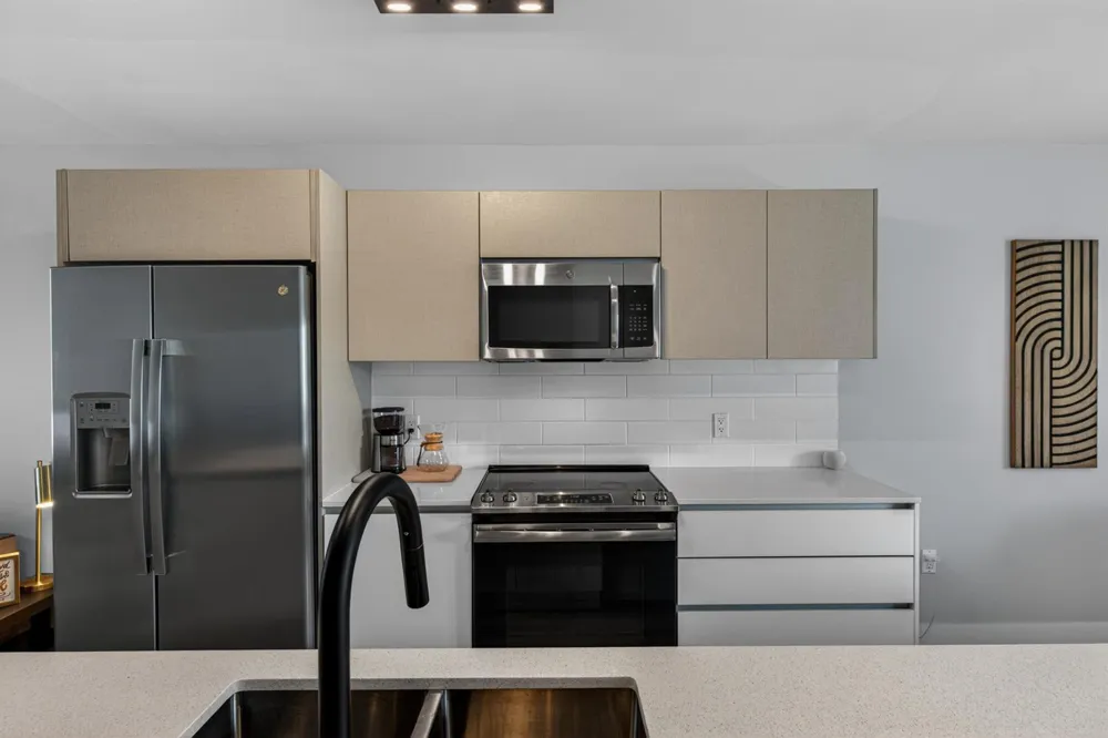 2535 NE 193rd Street #3203 Miami, FL 33180