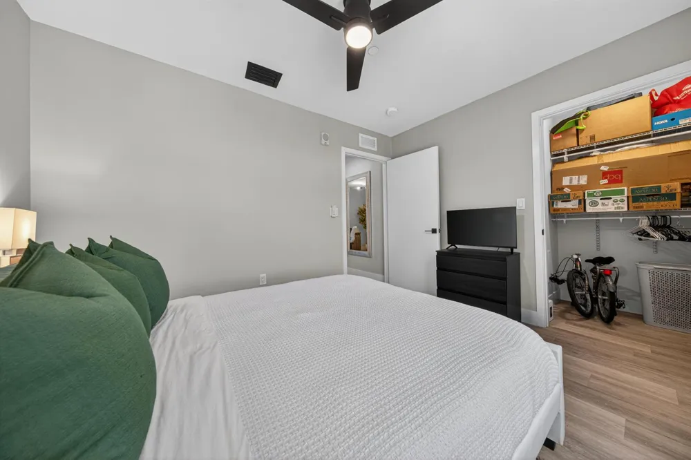 2535 NE 193rd Street #3203 Miami, FL 33180