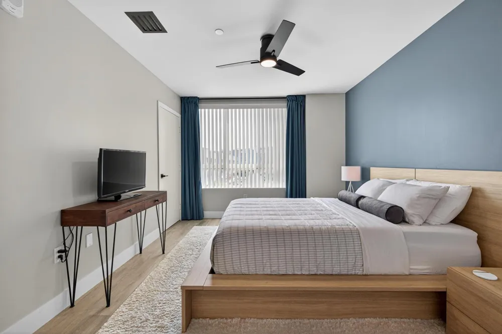 2535 NE 193rd Street #3203 Miami, FL 33180
