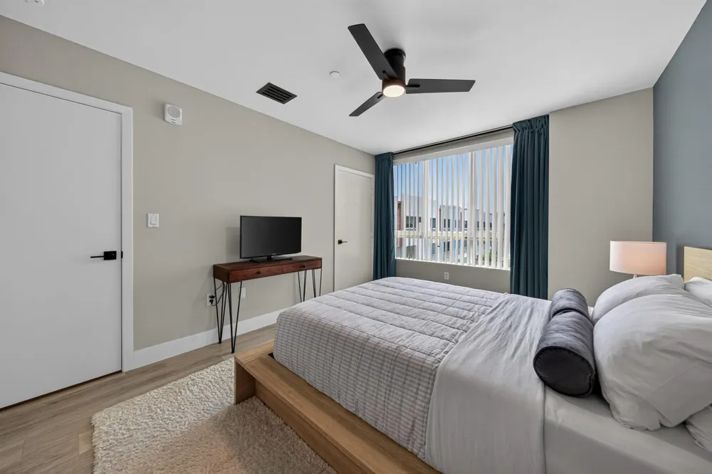 2535 NE 193rd Street #3203 Miami, FL 33180