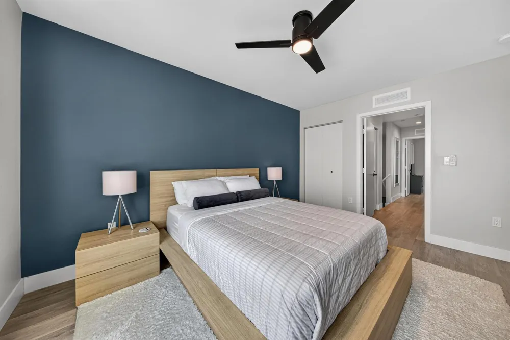2535 NE 193rd Street #3203 Miami, FL 33180