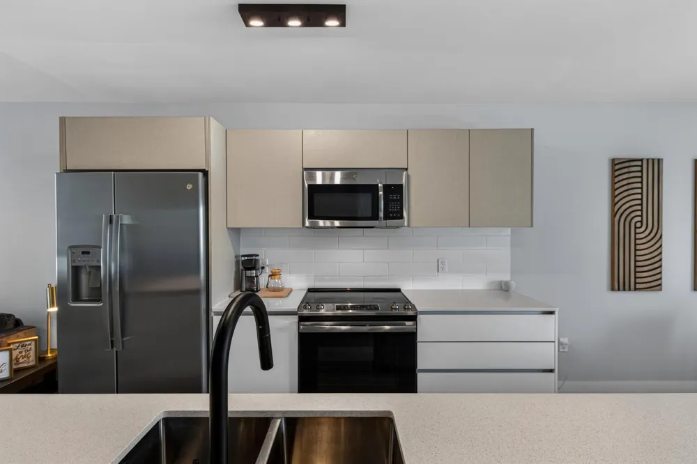 2535 NE 193rd Street #3203 Miami, FL 33180