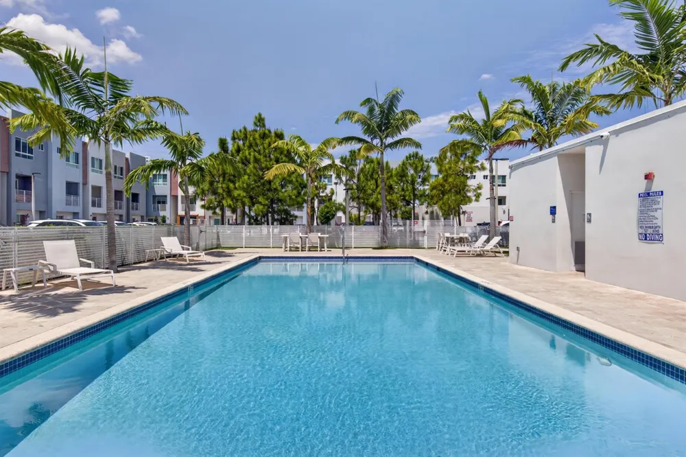 2535 NE 193rd Street #3203 Miami, FL 33180