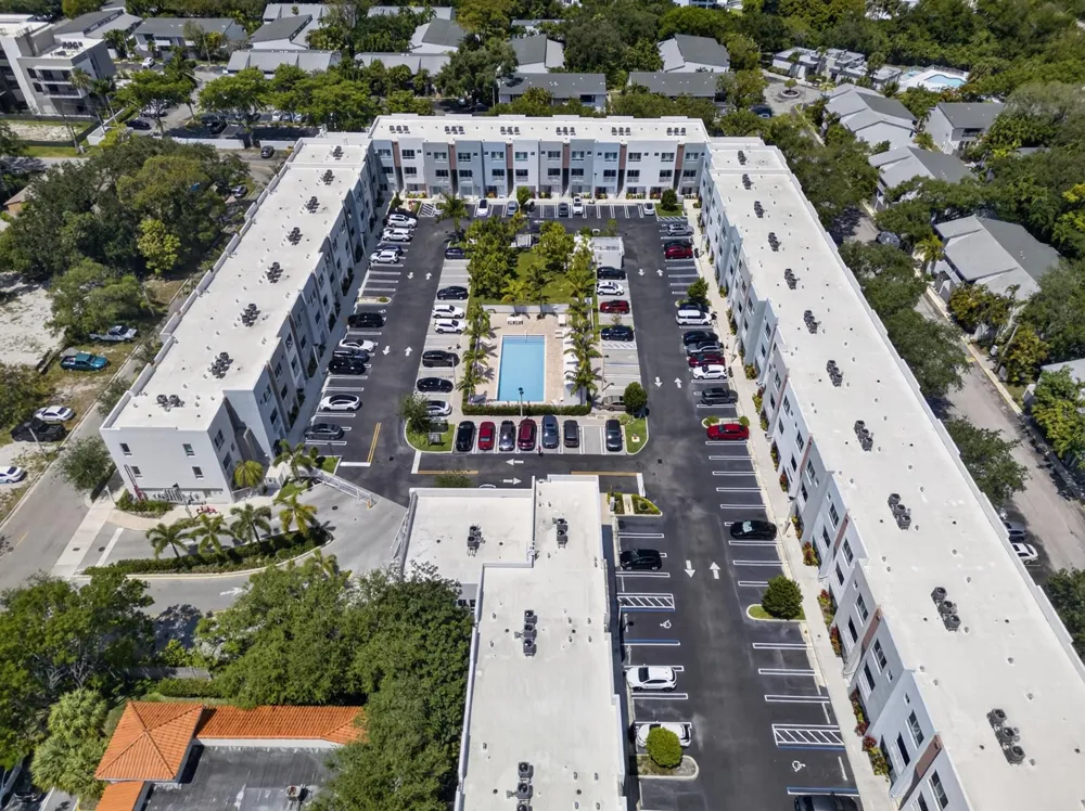 2535 NE 193rd Street #3203 Miami, FL 33180