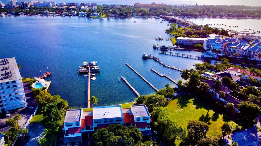 324 Lake Drive Lantana, FL 33462