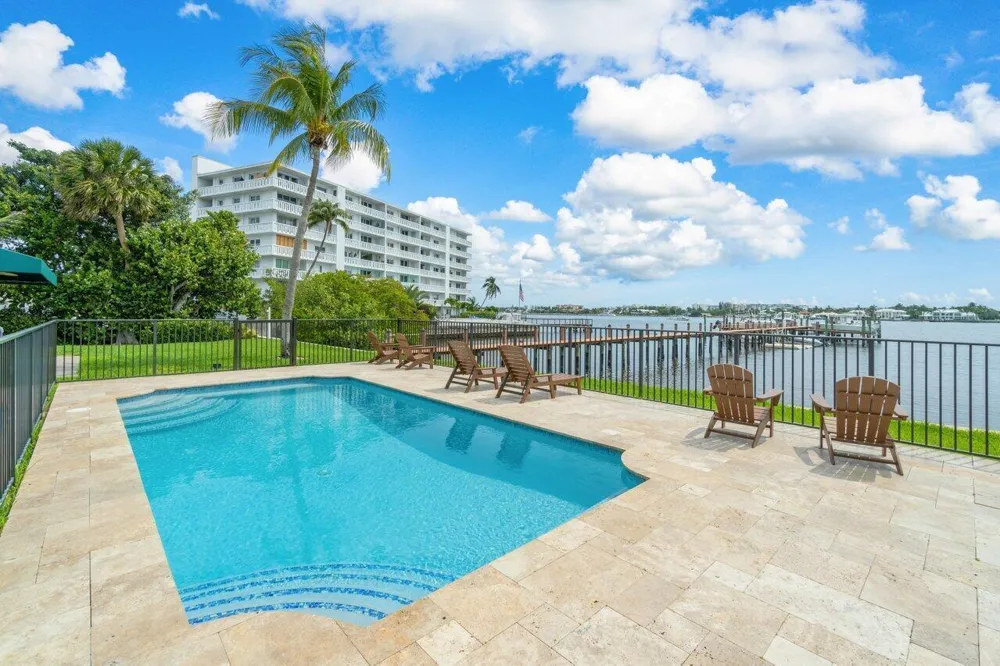 324 Lake Drive Lantana, FL 33462