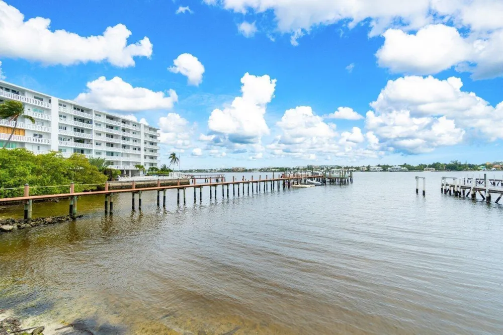 324 Lake Drive Lantana, FL 33462