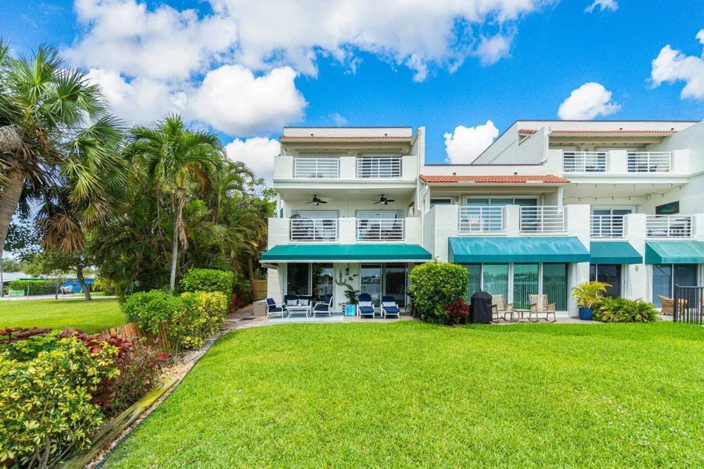 324 Lake Drive Lantana, FL 33462