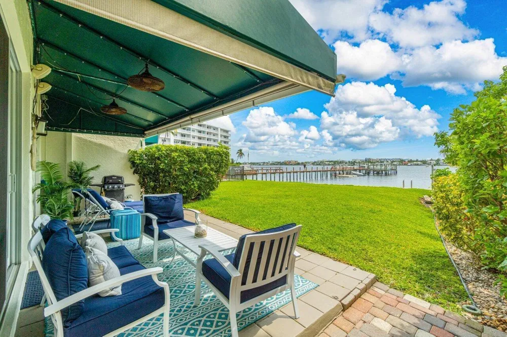 324 Lake Drive Lantana, FL 33462