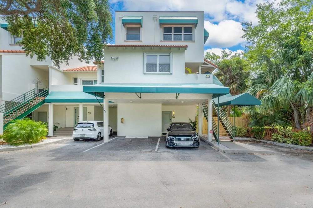 324 Lake Drive Lantana, FL 33462