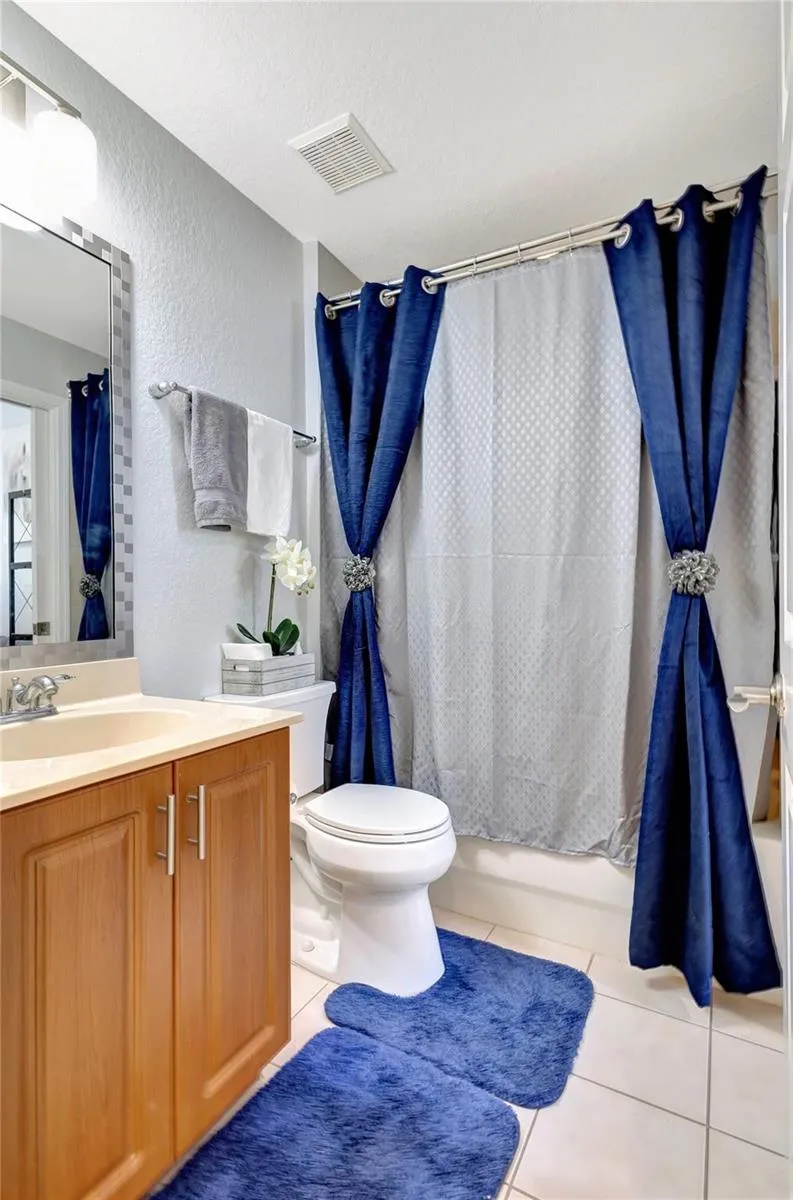 2037 Nassau Drive #2037 Riviera Beach, FL 33404