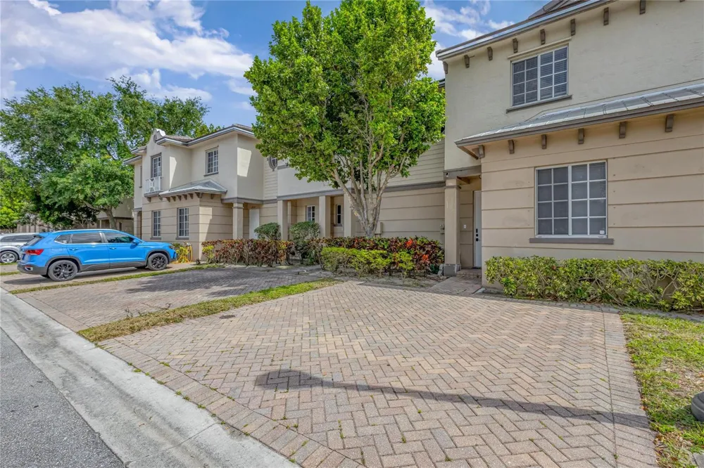 2037 Nassau Drive #2037 Riviera Beach, FL 33404