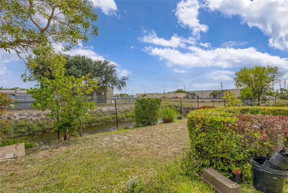 2037 Nassau Drive #2037 Riviera Beach, FL 33404